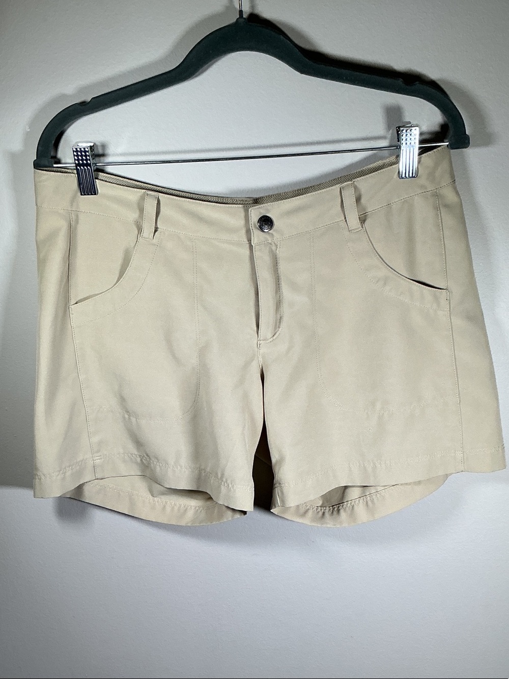 Patagonia Women’s Khaki Hiking Outdoor Shorts Size 10